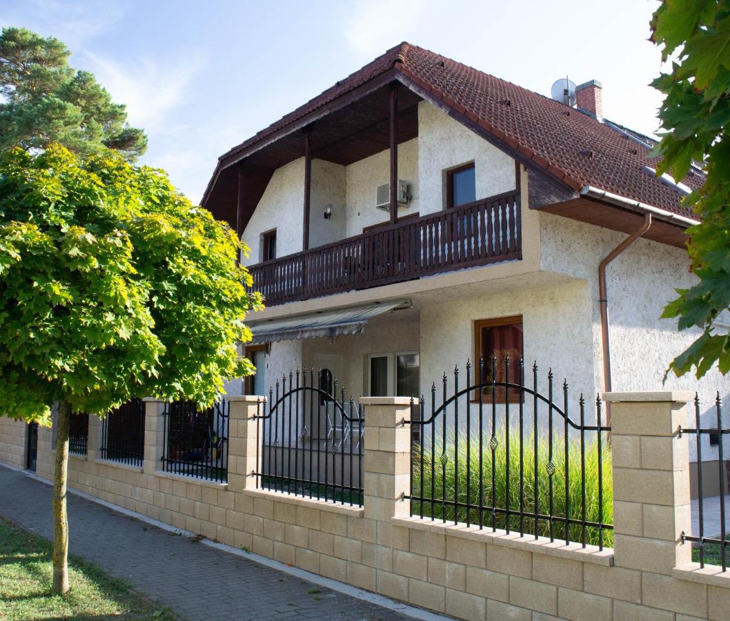 Zsolnay Apartman Siófok Exterior foto